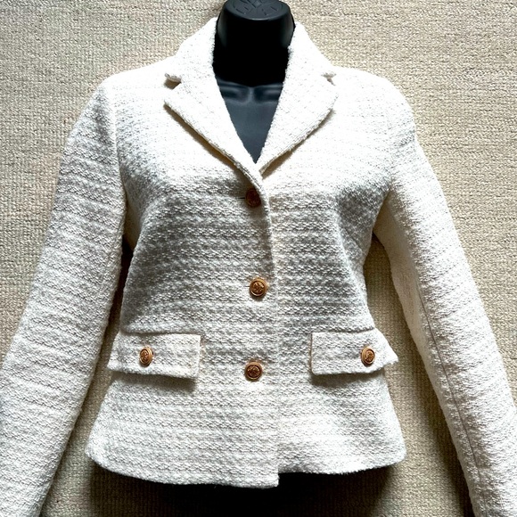 Zara textured Cropped Blazer with Gold Buttons - Picture 2 of 14